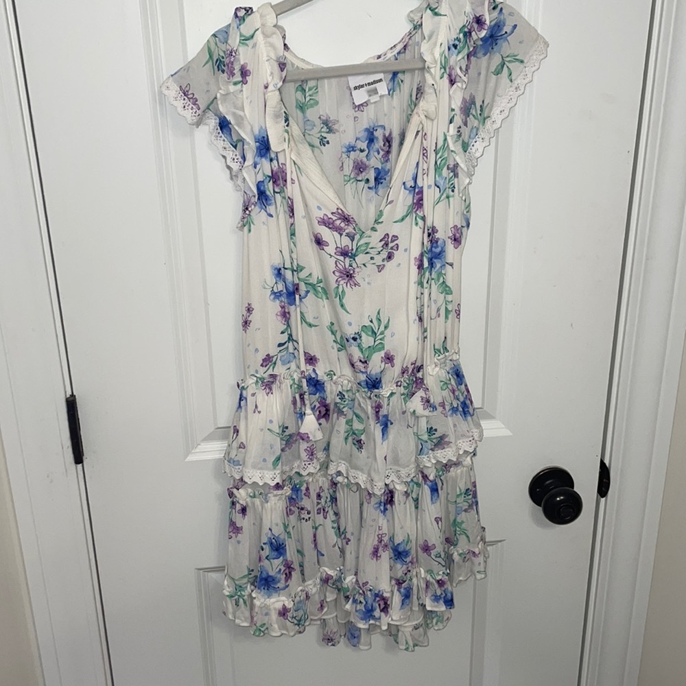 Short sleeve floral dress size M
